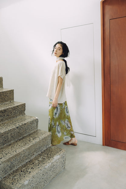 【4月27日 発売】ポリフラワーシアータイトスカート