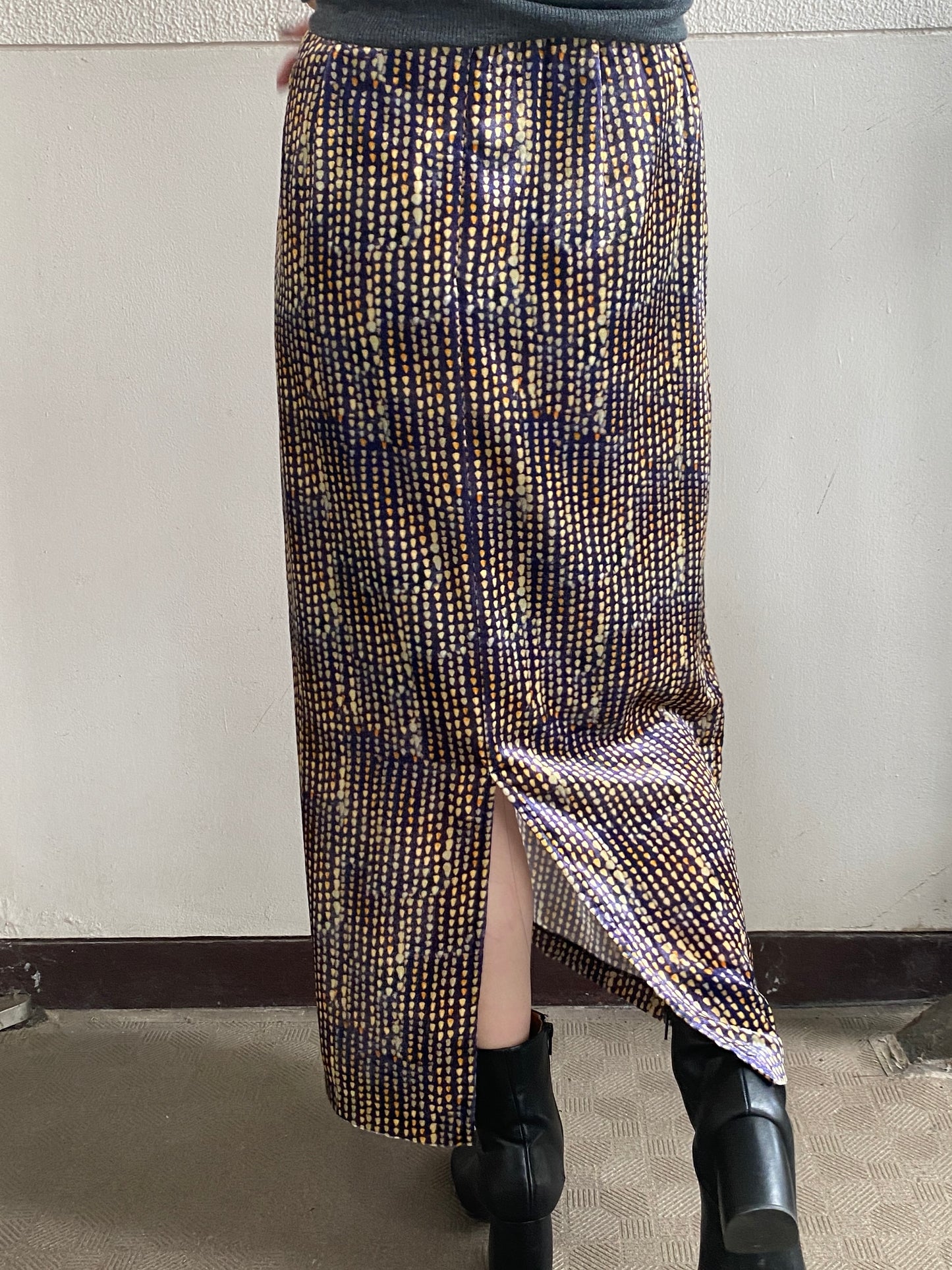 ベロアドットタイトスカート