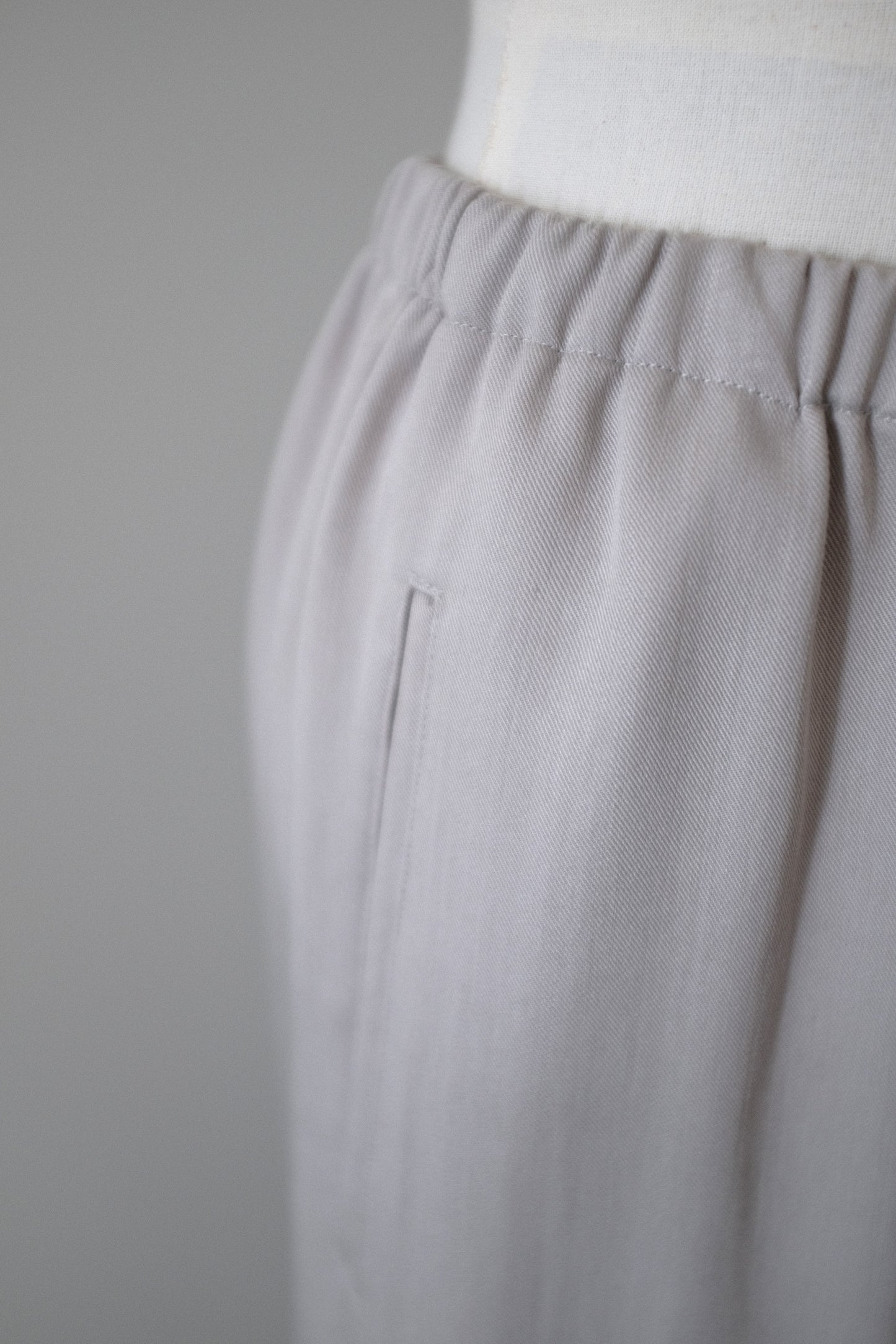 【5月2日 発売】セルリアデニムパンツ（グレー）