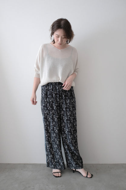 【5月2日 発売】キュプラフラワーラインパンツ（ブラック）