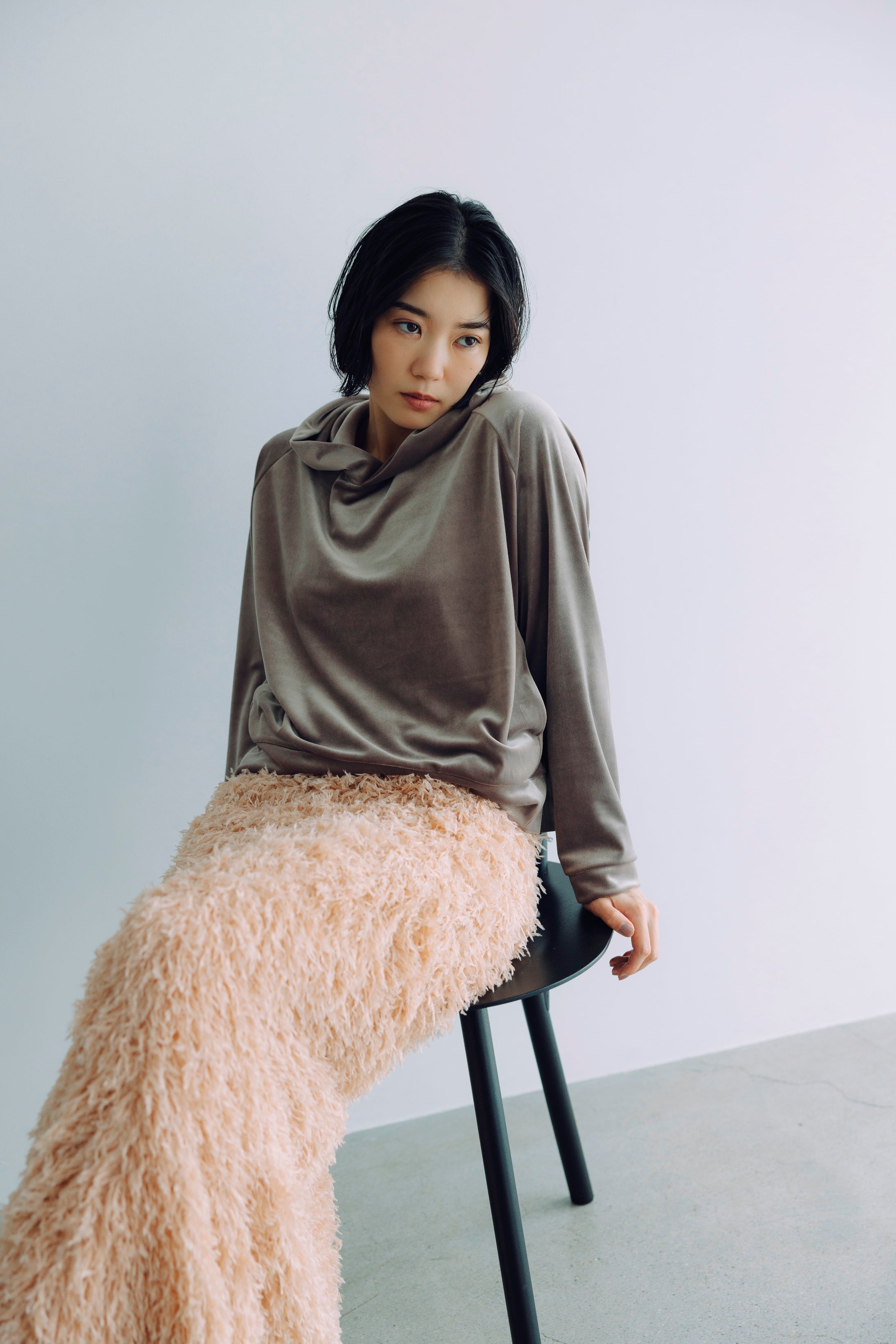 フリンジ付きベージュロングスカート | ヤマダウェブコム